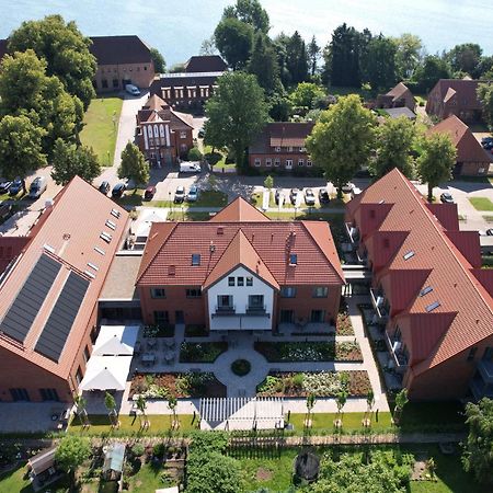 Seehotel Zarrentin Zarrentin am Schaalsee Kültér fotó